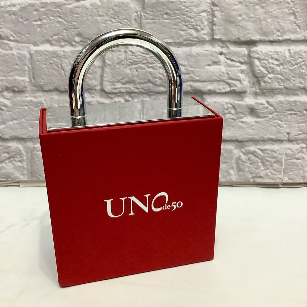 UNO Empty Jewelry Box in Red and silver.